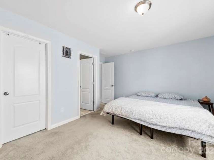 12611 Chantrey Way, Huntersville, NC 28078.  MLS# CAR4280068, YatesRealty ID 26283. Upstairs Bedroom
