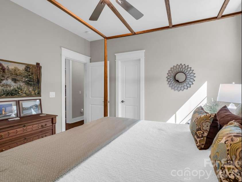 564 Sweet Birch Park Lane, Black Mountain, NC 28711.  MLS# CAR4380422, YatesRealty ID 26283. 