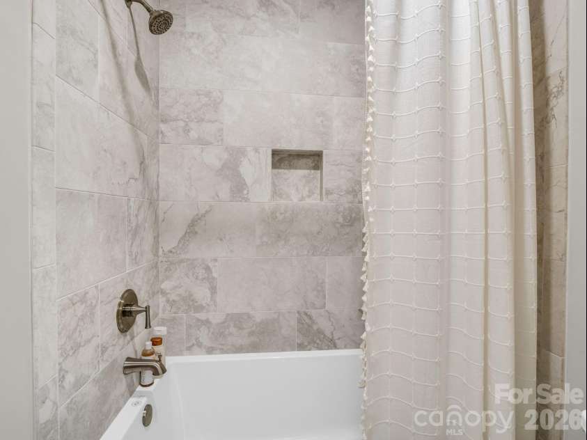 564 Sweet Birch Park Lane, Black Mountain, NC 28711.  MLS# CAR4380422, YatesRealty ID 26283. 