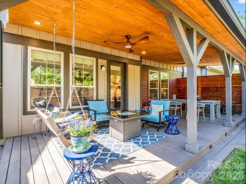 564 Sweet Birch Park Lane, Black Mountain, NC 28711.  MLS# CAR4380422, YatesRealty ID 26283. 