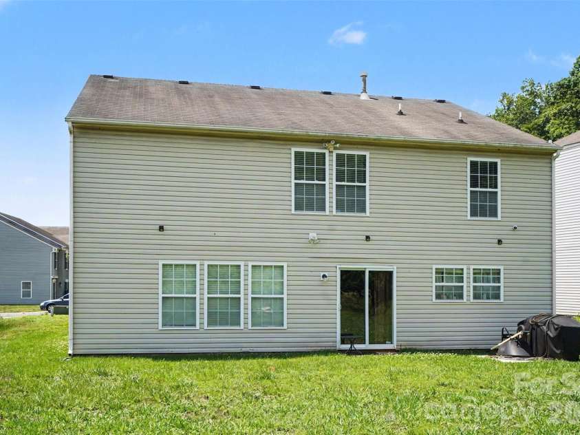 3412 Aldwych Way, Charlotte, NC 28216.  MLS# CAR4387238, YatesRealty ID 26284. 
