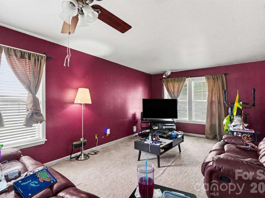 3412 Aldwych Way, Charlotte, NC 28216.  MLS# CAR4387238, YatesRealty ID 26284. 