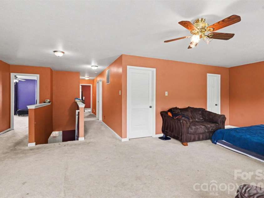 3412 Aldwych Way, Charlotte, NC 28216.  MLS# CAR4387238, YatesRealty ID 26284. 