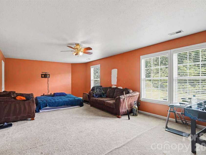 3412 Aldwych Way, Charlotte, NC 28216.  MLS# CAR4387238, YatesRealty ID 26284. 