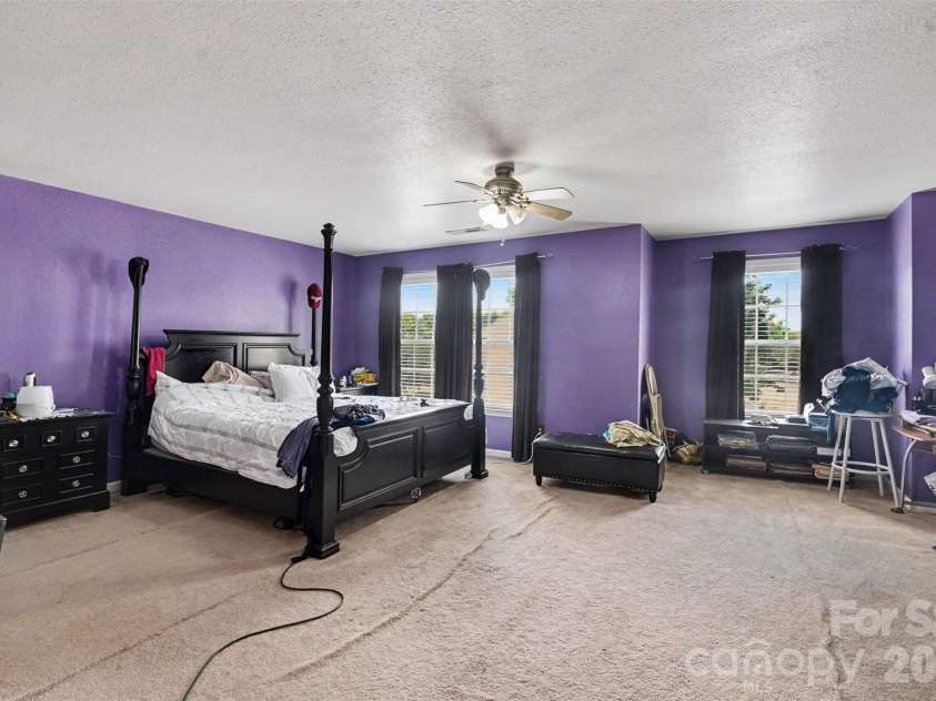 3412 Aldwych Way, Charlotte, NC 28216.  MLS# CAR4387238, YatesRealty ID 26284. 