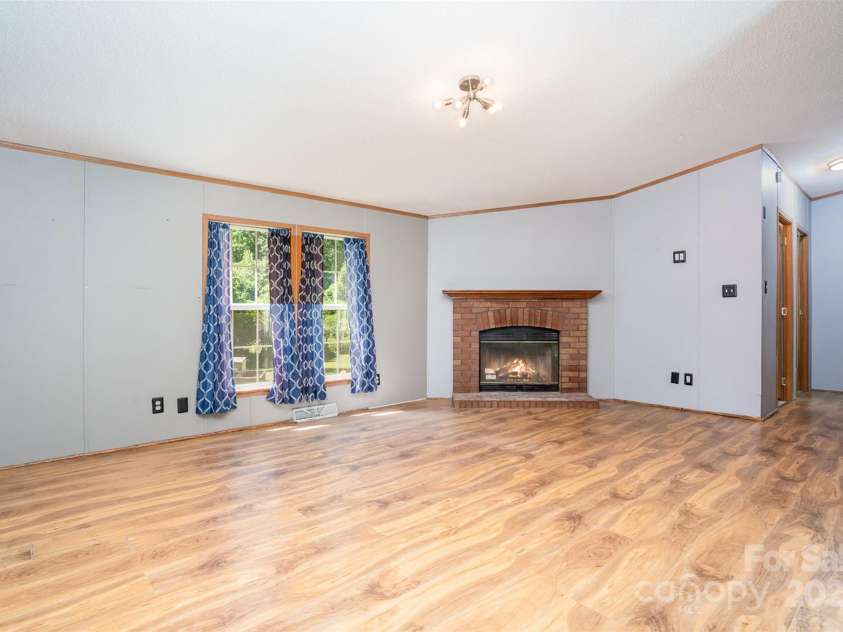 495 Brumley Road, Mooresville, NC 28115.  MLS# CAR4272935, YatesRealty ID 26284. 2nd Living Area