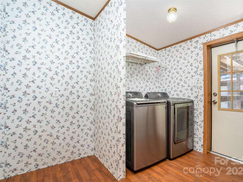 495 Brumley Road, Mooresville, NC 28115.  MLS# CAR4272935, YatesRealty ID 26284. Laundry room