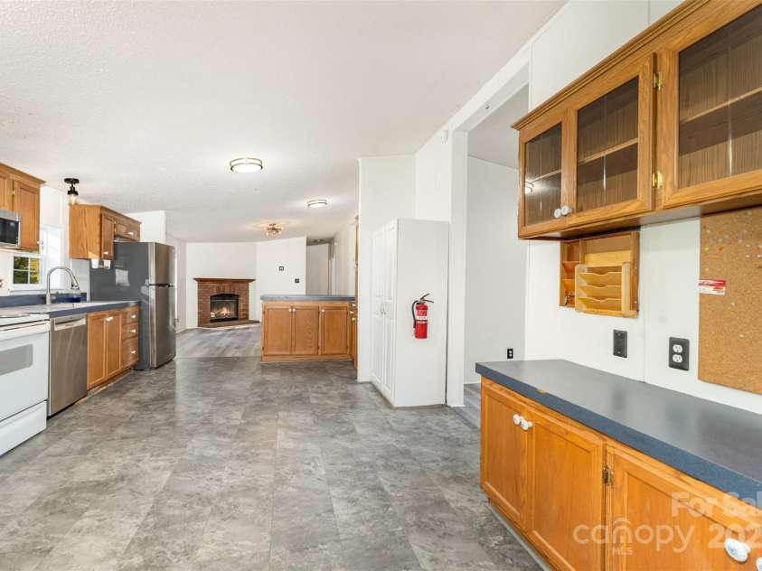 495 Brumley Road, Mooresville, NC 28115.  MLS# CAR4309551, YatesRealty ID 26284. 