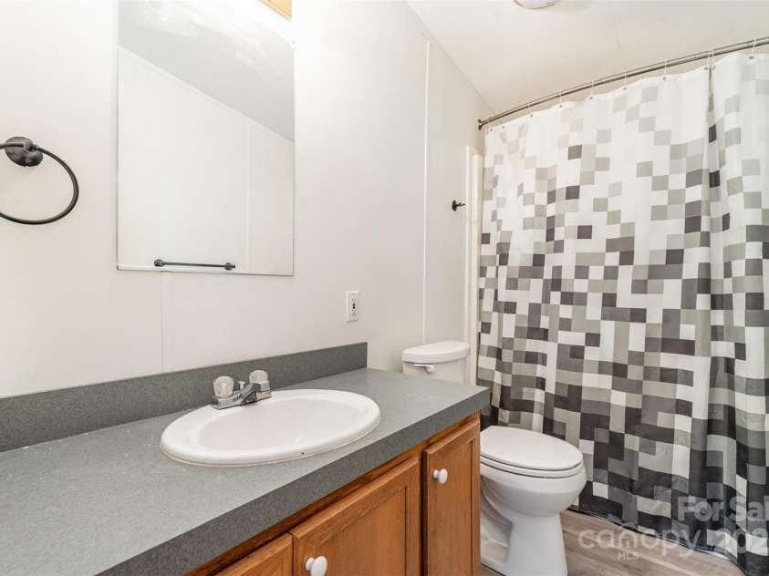 495 Brumley Road, Mooresville, NC 28115.  MLS# CAR4309551, YatesRealty ID 26284. 