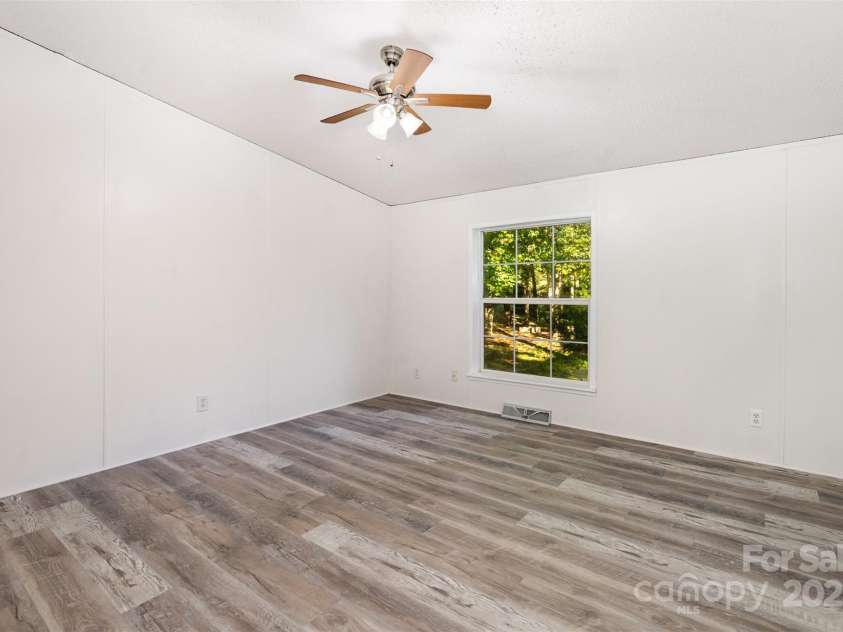 495 Brumley Road, Mooresville, NC 28115.  MLS# CAR4309551, YatesRealty ID 26284. 