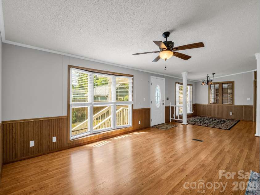 213 Old State Ten Road, Black Mountain, NC 28711.  MLS# CAR4375509, YatesRealty ID 26285. 