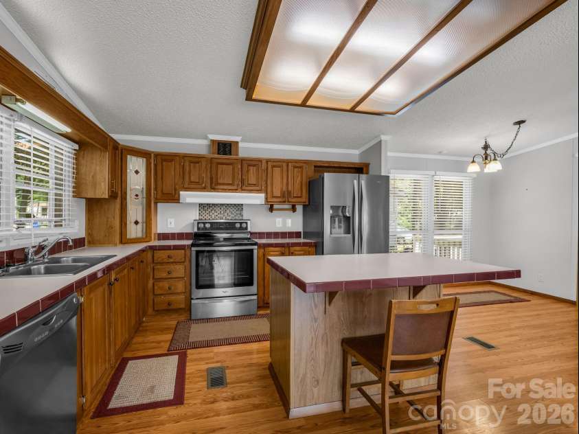 213 Old State Ten Road, Black Mountain, NC 28711.  MLS# CAR4375509, YatesRealty ID 26285. 