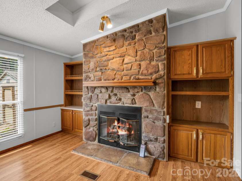 213 Old State Ten Road, Black Mountain, NC 28711.  MLS# CAR4375509, YatesRealty ID 26285. 