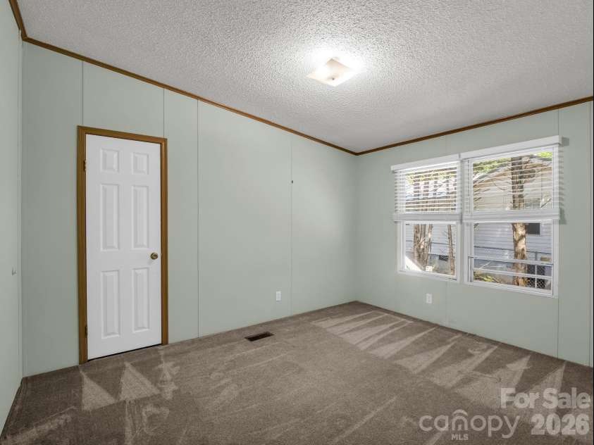 213 Old State Ten Road, Black Mountain, NC 28711.  MLS# CAR4375509, YatesRealty ID 26285. 