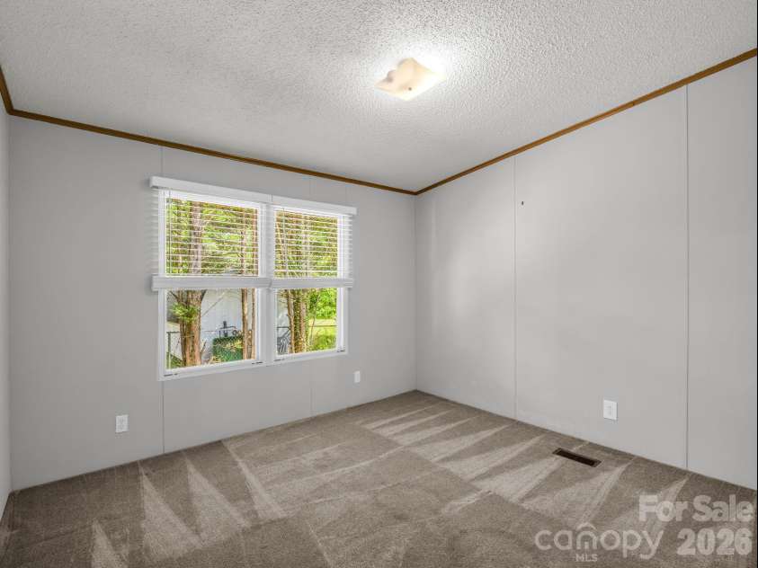 213 Old State Ten Road, Black Mountain, NC 28711.  MLS# CAR4375509, YatesRealty ID 26285. 