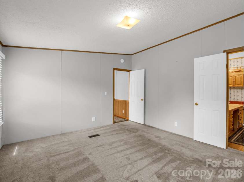 213 Old State Ten Road, Black Mountain, NC 28711.  MLS# CAR4375509, YatesRealty ID 26285. 