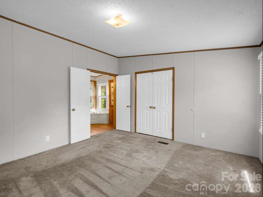 213 Old State Ten Road, Black Mountain, NC 28711.  MLS# CAR4375509, YatesRealty ID 26285. 