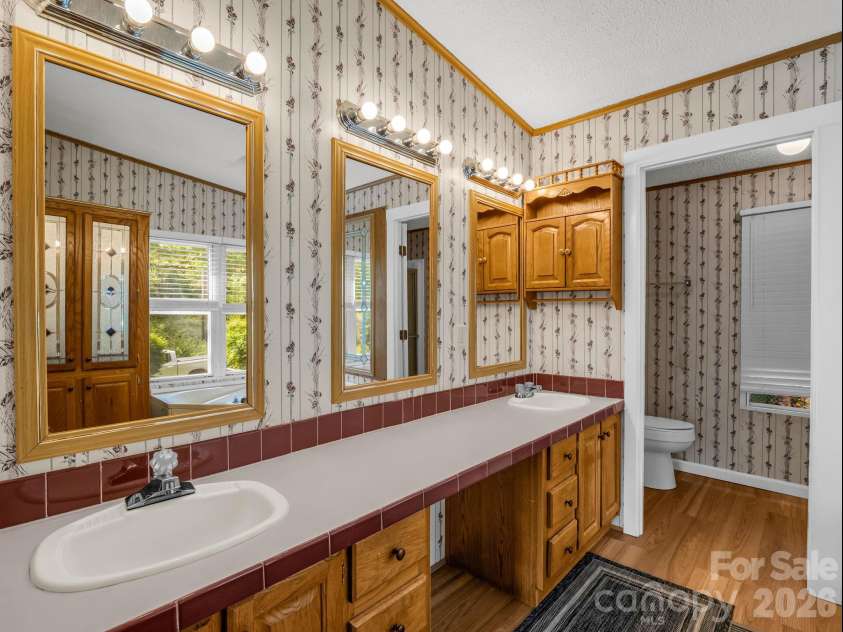 213 Old State Ten Road, Black Mountain, NC 28711.  MLS# CAR4375509, YatesRealty ID 26285. 
