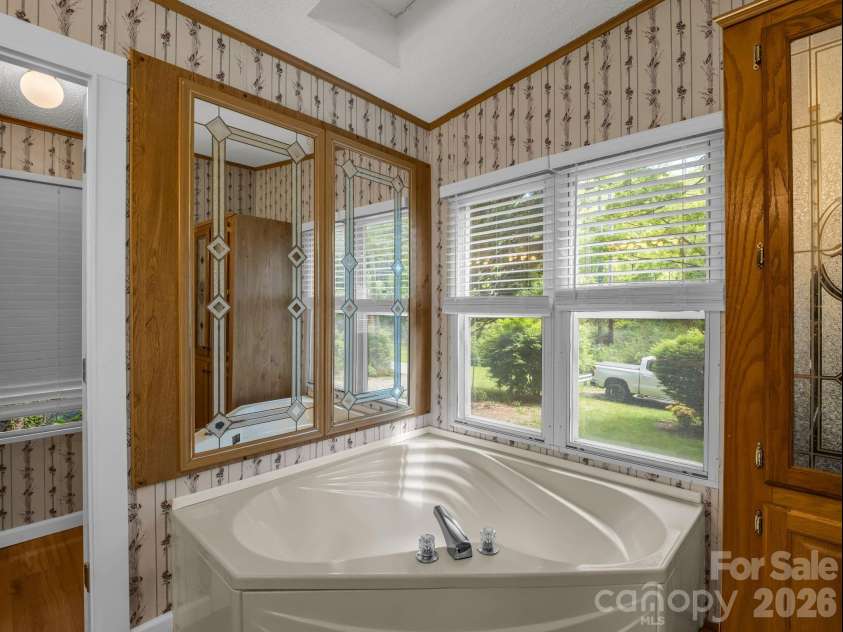 213 Old State Ten Road, Black Mountain, NC 28711.  MLS# CAR4375509, YatesRealty ID 26285. 