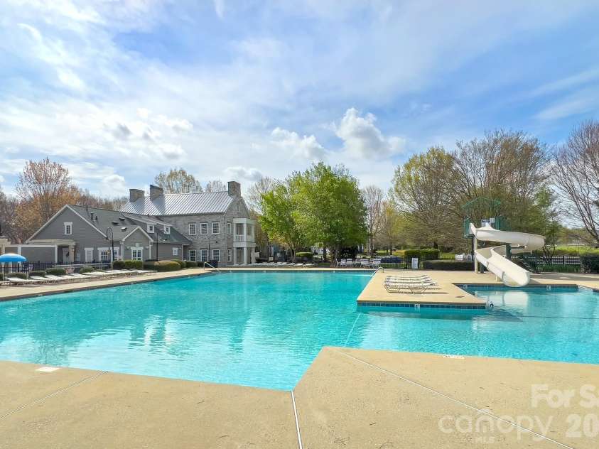 903 White Point Drive, Huntersville, NC 28078.  MLS# CAR4385813, YatesRealty ID 26286. 