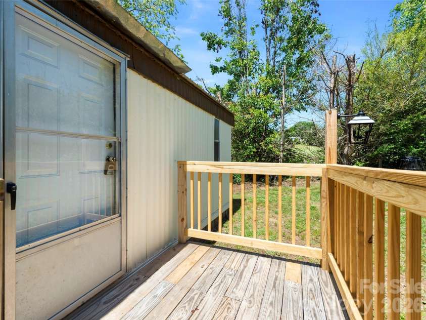 32 Noland Hills Drive, Leicester, NC 28748.  MLS# CAR4379480, YatesRealty ID 26287. 