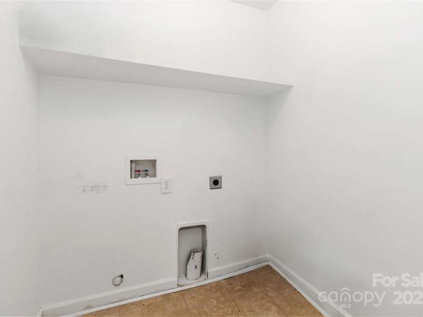 5248 Ellie Court, Concord, NC 28025.  MLS# CAR4281338, YatesRealty ID 26288. 