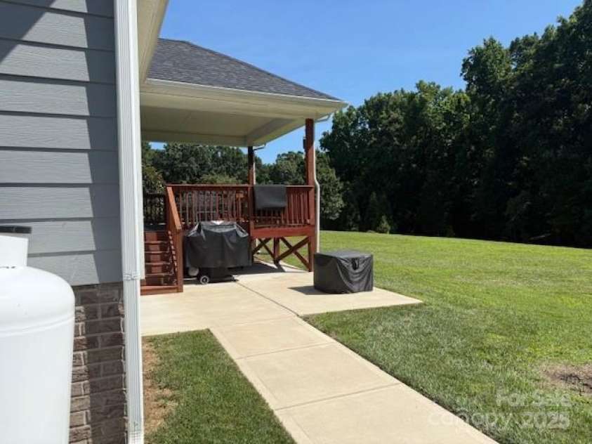 231 Glenwood Drive, Oakboro, NC 28129.  MLS# CAR4273130, YatesRealty ID 26289. 