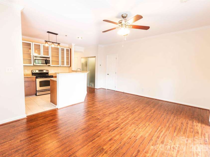 525 Graham Street, Charlotte, NC 28202.  MLS# CAR4253111, YatesRealty ID 2629. 