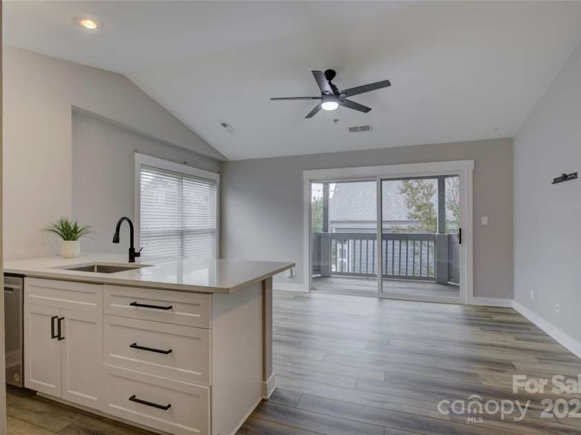 525 Graham Street, Charlotte, NC 28202.  MLS# CAR4321780, YatesRealty ID 2629. 