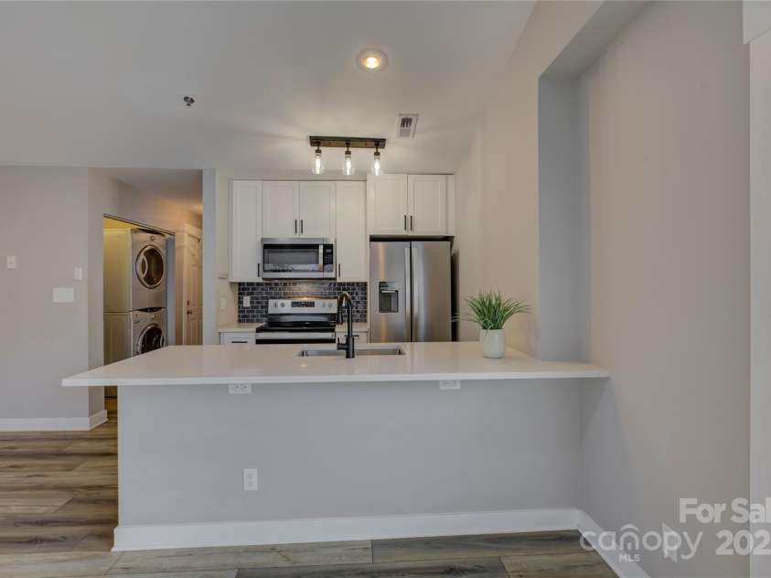 525 Graham Street, Charlotte, NC 28202.  MLS# CAR4321780, YatesRealty ID 2629. 