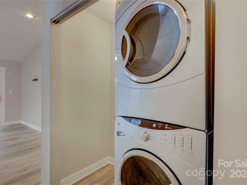 525 Graham Street, Charlotte, NC 28202.  MLS# CAR4321780, YatesRealty ID 2629. 