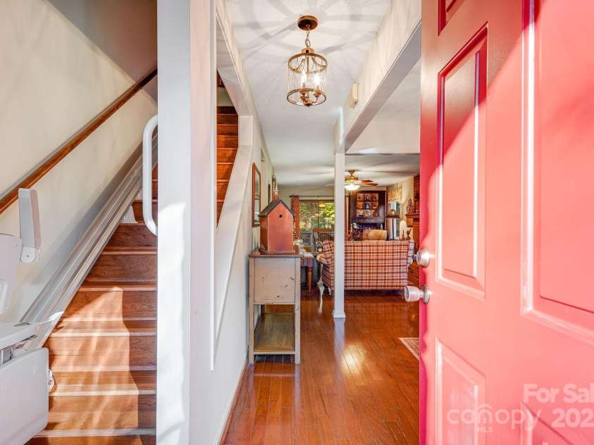 29 Loganwood Lane, Etowah, NC 28729.  MLS# CAR4276395, YatesRealty ID 26290. 