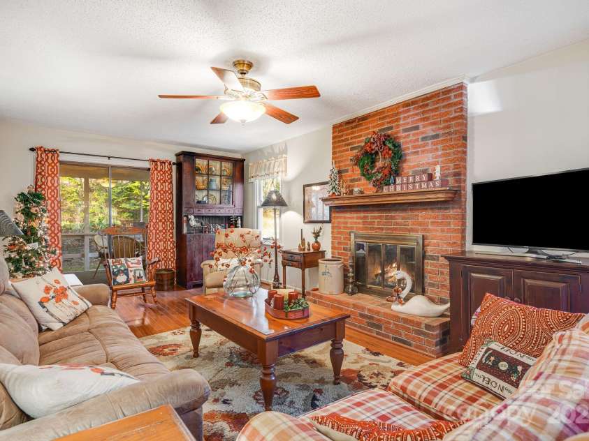 29 Loganwood Lane, Etowah, NC 28729.  MLS# CAR4276395, YatesRealty ID 26290. 