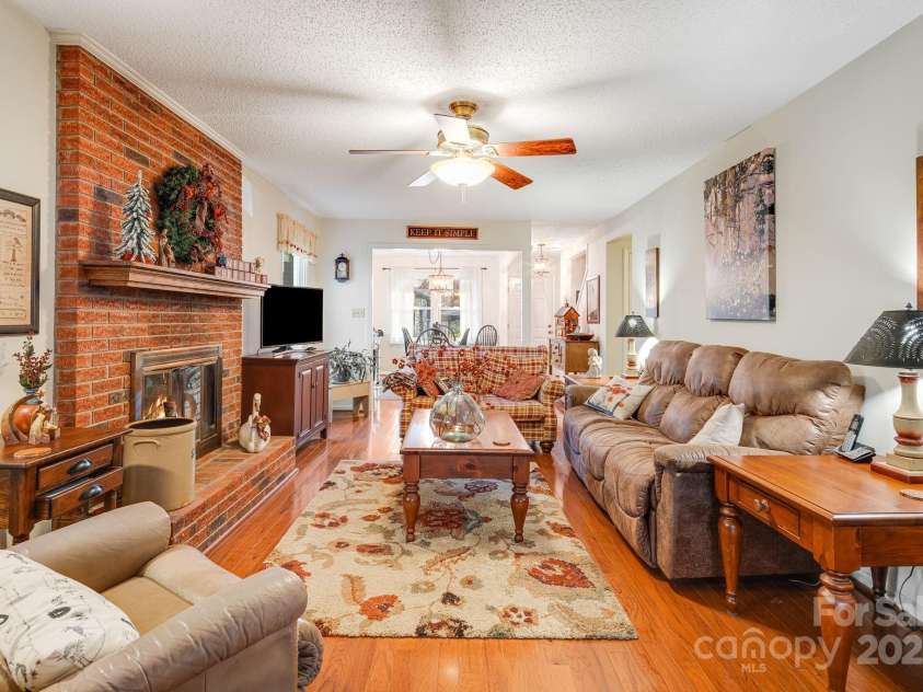 29 Loganwood Lane, Etowah, NC 28729.  MLS# CAR4276395, YatesRealty ID 26290. 