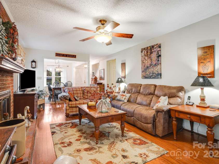 29 Loganwood Lane, Etowah, NC 28729.  MLS# CAR4276395, YatesRealty ID 26290. 