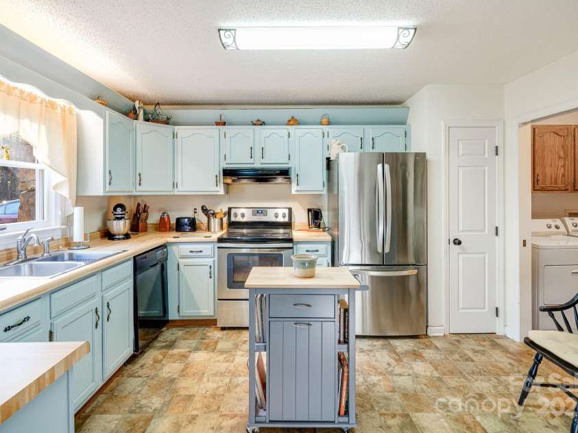 29 Loganwood Lane, Etowah, NC 28729.  MLS# CAR4276395, YatesRealty ID 26290. 