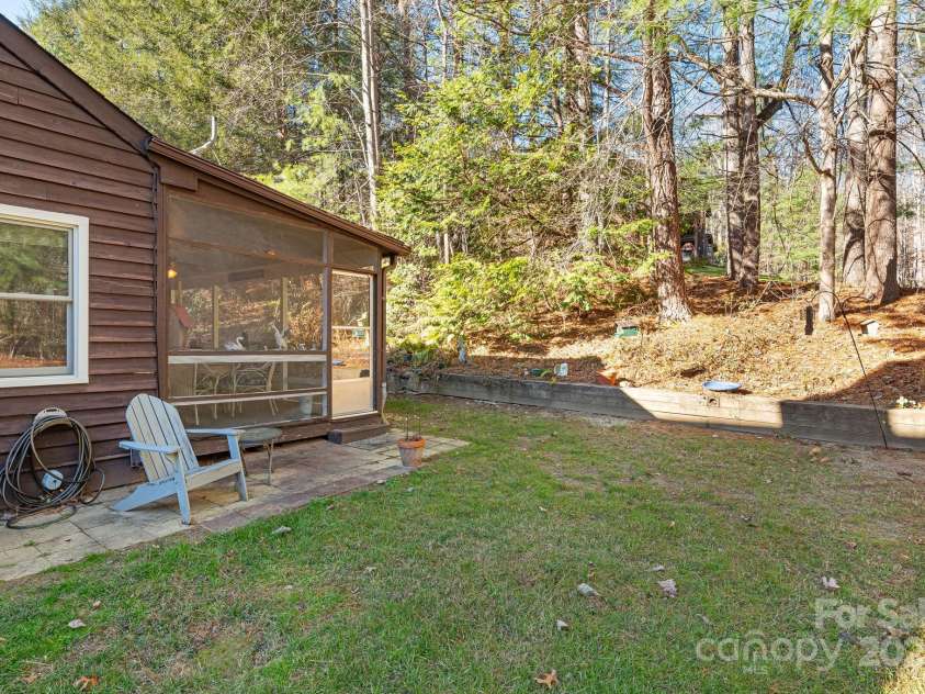 29 Loganwood Lane, Etowah, NC 28729.  MLS# CAR4276395, YatesRealty ID 26290. 