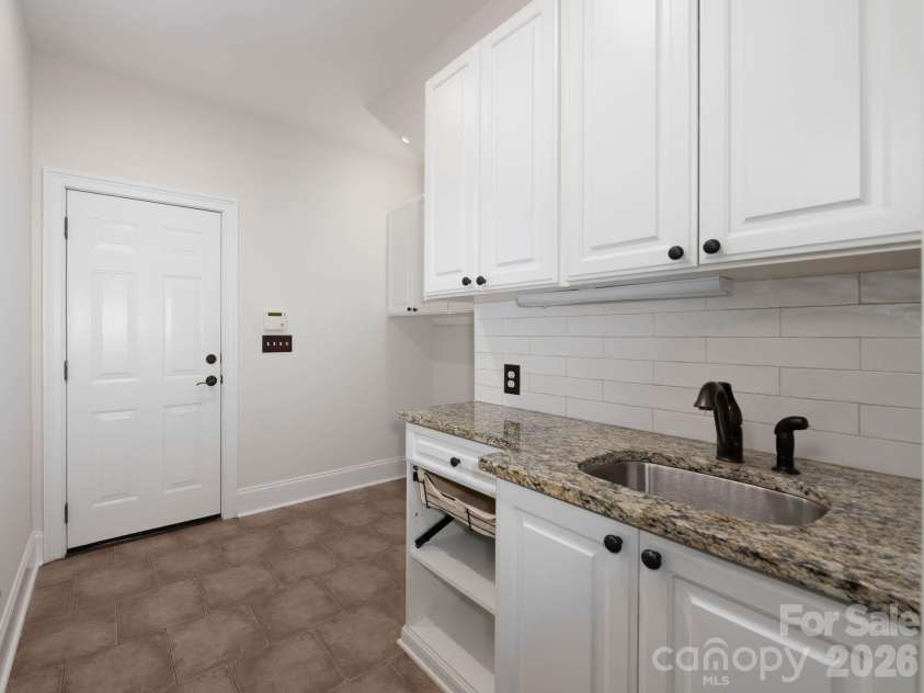 7919 Glen Abbey Circle, Stanley, NC 28164.  MLS# CAR4350956, YatesRealty ID 26292. 