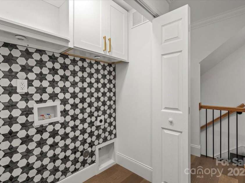 9830 Spring Harvest Drive, Mint Hill, NC 28227.  MLS# CAR4326082, YatesRealty ID 26292. Laundry