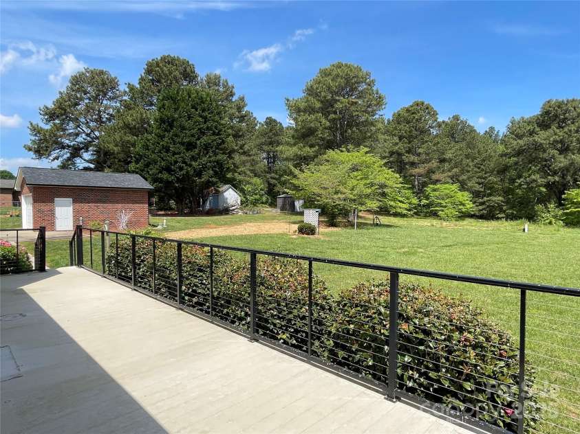 2515 Myra Lane, Lincolnton, NC 28092.  MLS# CAR4274497, YatesRealty ID 26293. 