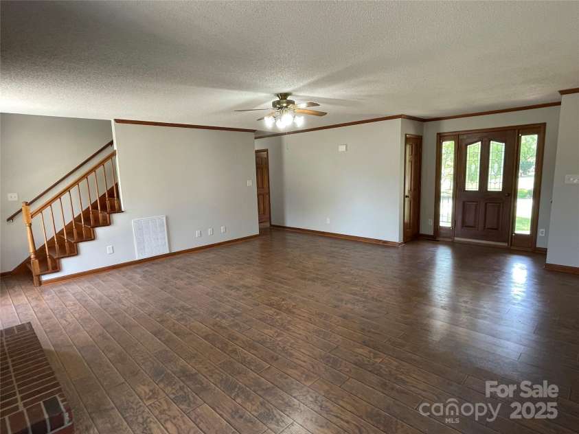 2515 Myra Lane, Lincolnton, NC 28092.  MLS# CAR4274497, YatesRealty ID 26293. 