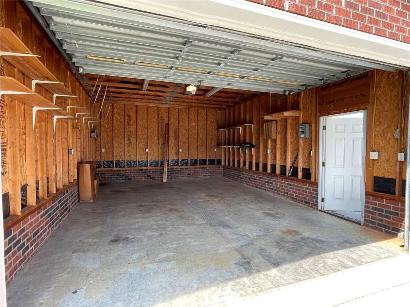2515 Myra Lane, Lincolnton, NC 28092.  MLS# CAR4274497, YatesRealty ID 26293. Detached garage
