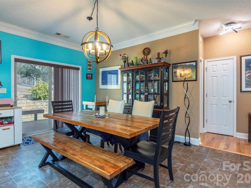 18 Hoye Lane, Candler, NC 28715.  MLS# CAR4345280, YatesRealty ID 26294. 