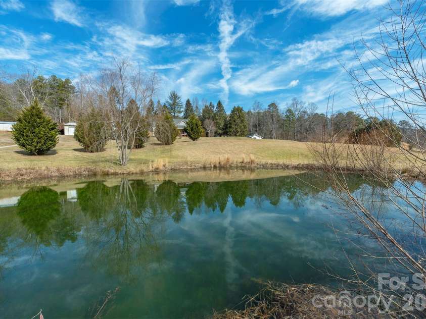 18 Hoye Lane, Candler, NC 28715.  MLS# CAR4345280, YatesRealty ID 26294. 