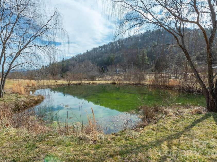 18 Hoye Lane, Candler, NC 28715.  MLS# CAR4345280, YatesRealty ID 26294. 