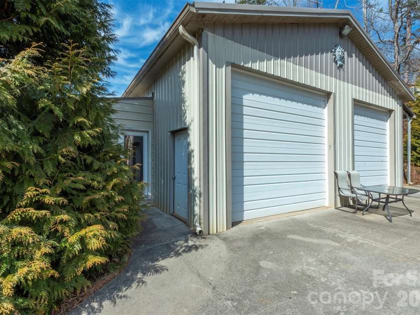 18 Hoye Lane, Candler, NC 28715.  MLS# CAR4345280, YatesRealty ID 26294. 