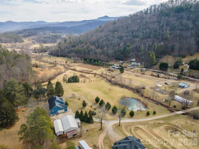 18 Hoye Lane, Candler, NC 28715.  MLS# CAR4345280, YatesRealty ID 26294. 