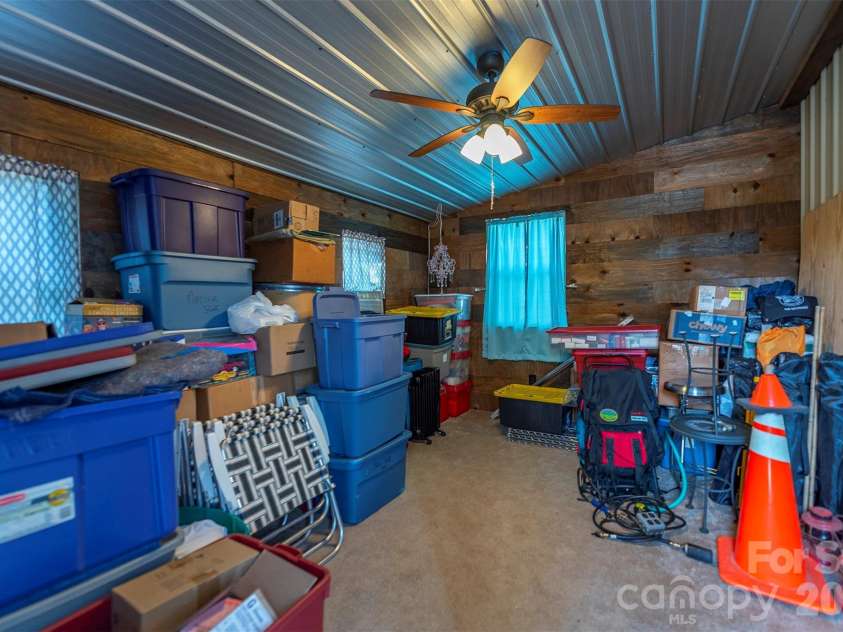 18 Hoye Lane, Candler, NC 28715.  MLS# CAR4345280, YatesRealty ID 26294. 