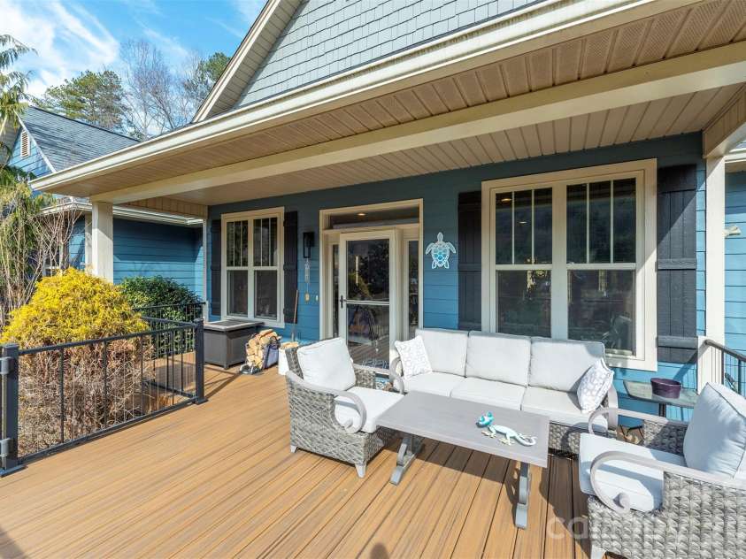18 Hoye Lane, Candler, NC 28715.  MLS# CAR4345280, YatesRealty ID 26294. 