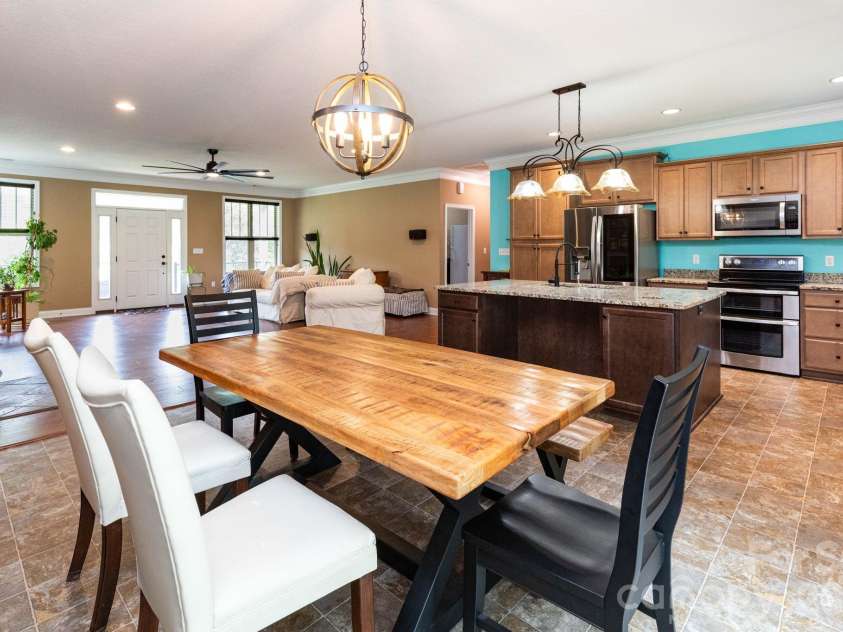18 Hoye Lane, Candler, NC 28715.  MLS# CAR4345280, YatesRealty ID 26294. 